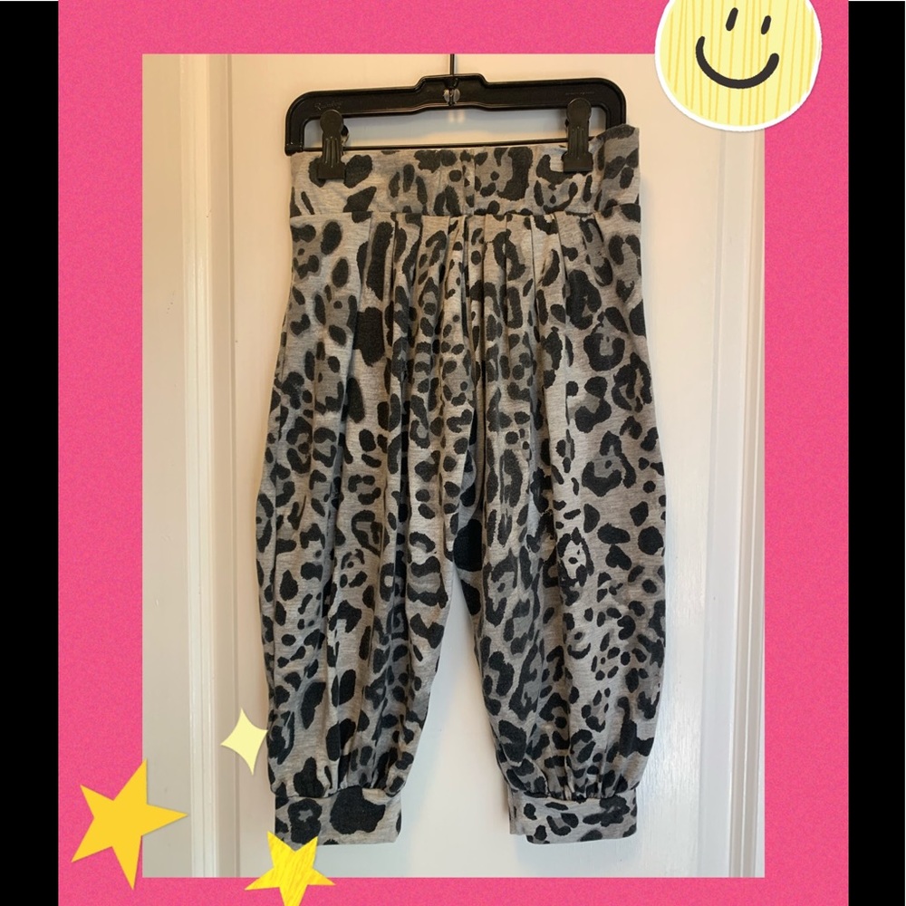 Super gathered banded Capri bottoms.